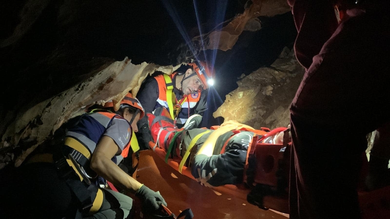 Finaliza con éxito el Curso de Rescate en Cuevas y Montaña en Fuentes de León