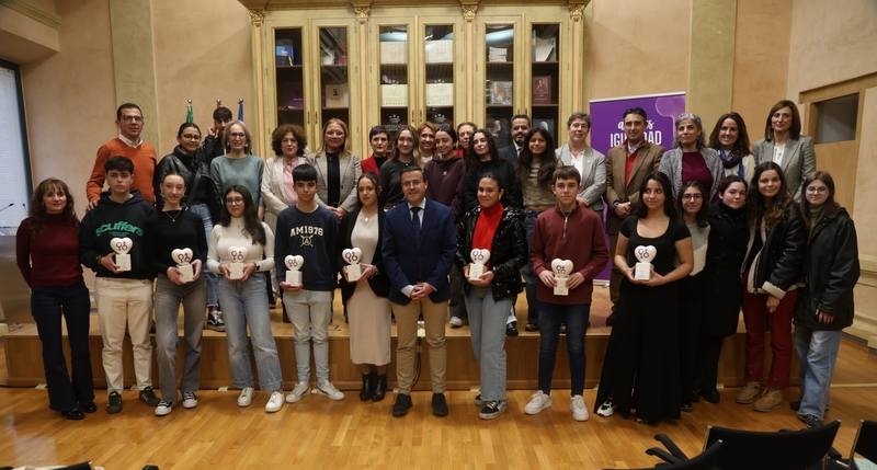 El IES Alba Plata de Fuente de Cantos recibe sus galardones en los Premios Audiovisuales contra la Violencia Machista