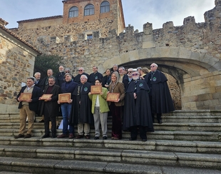 La Fiesta de la Chanfaina de Fuente de Cantos ha sido galardonada con el Premio Encina de Oro 2024